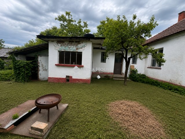 Eladó családi ház, Gönyűn 67.49 M Ft, 3 szobás