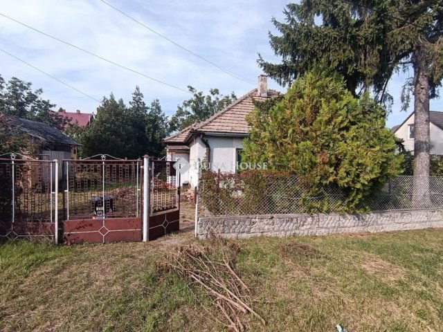 Eladó családi ház, Kisbéren 16.5 M Ft, 2 szobás