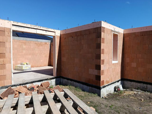 Eladó családi ház, Harkán 99 M Ft, 4 szobás