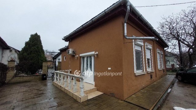 Eladó családi ház, Kisújszálláson 29.9 M Ft, 3 szobás