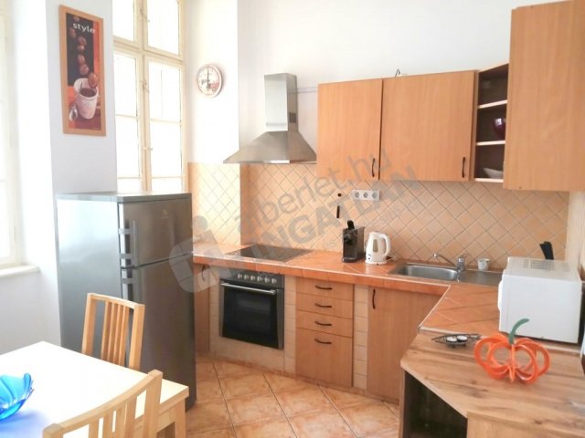 Kiadó téglalakás, albérlet, VI. kerületben, Paulay Ede utcában