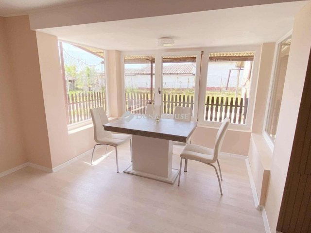 Eladó családi ház, Újszászon 17.5 M Ft, 2 szobás