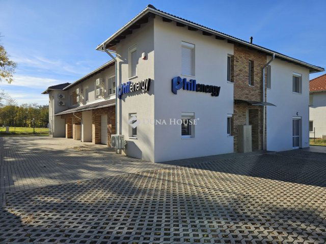 Eladó ikerház, Gödön 119.9 M Ft, 6 szobás