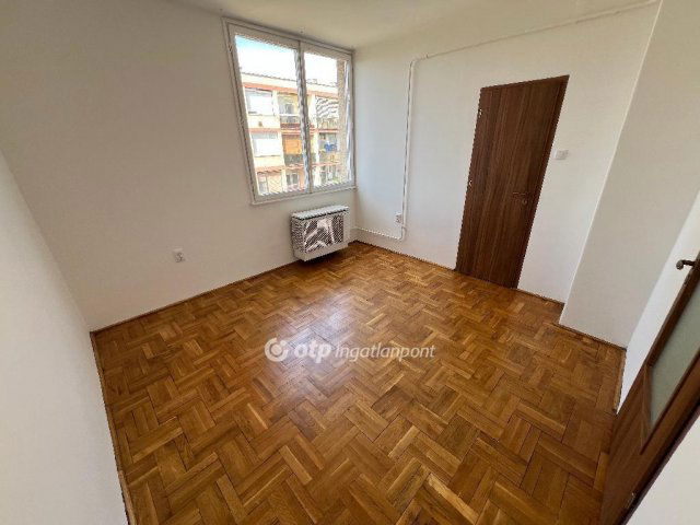 Eladó téglalakás, Mezőtúron 21.7 M Ft, 2 szobás