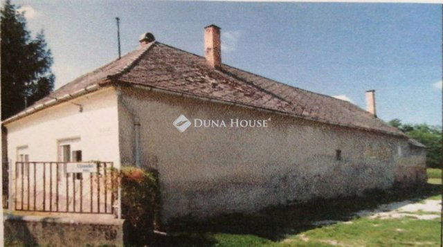 Eladó családi ház, Ászáron 11.9 M Ft, 3 szobás