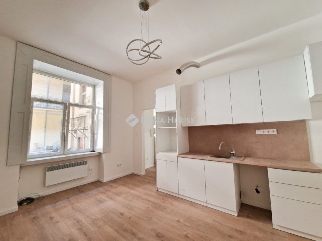 Eladó téglalakás, Budapesten, IX. kerületben 92.5 M Ft, 3 szobás