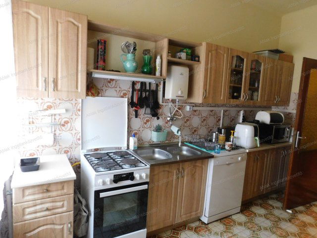 Eladó családi ház, Kecskeméten 64.9 M Ft, 5 szobás