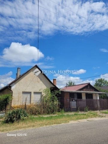 Eladó családi ház, Vecsésen 57.9 M Ft, 2 szobás