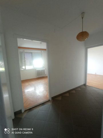 Eladó panellakás, Debrecenben 59.9 M Ft, 3 szobás