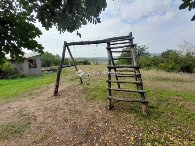 Eladó üzlethelyiség, Sárisápon 30 M Ft / költözzbe.hu