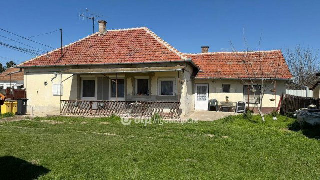 Eladó családi ház, Sarkadon 15.9 M Ft, 2 szobás