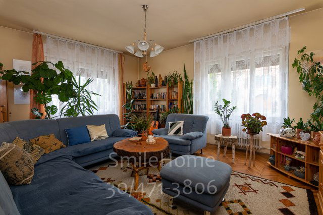 Eladó családi ház, Szombathelyen 98 M Ft, 7 szobás