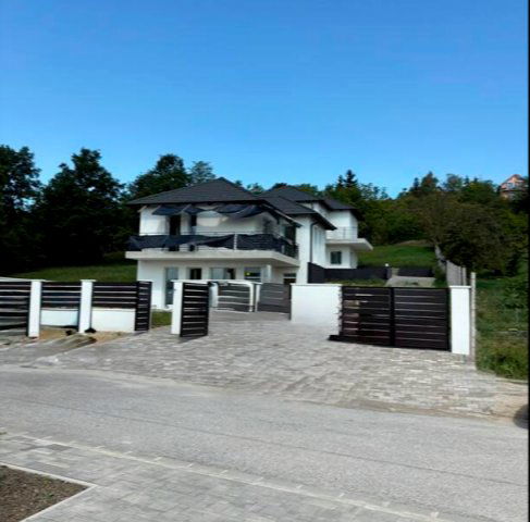 Eladó ikerház, Gödöllőn 149.9 M Ft, 4 szobás