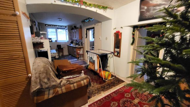 Eladó családi ház, Egerben 250 M Ft, 8 szobás