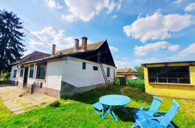Eladó családi ház, Fajszon 12 M Ft, 4 szobás