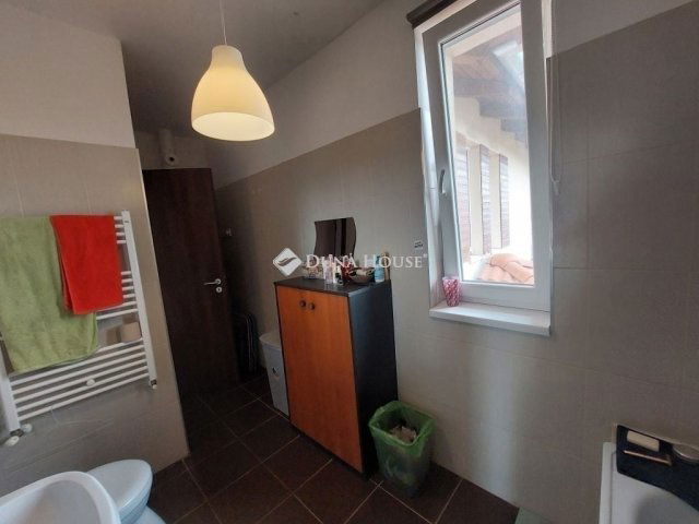 Eladó sorház, Pécelen 93 M Ft, 1+4 szobás / költözzbe.hu