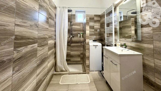 Eladó családi ház, Helvécián 65.99 M Ft, 3 szobás