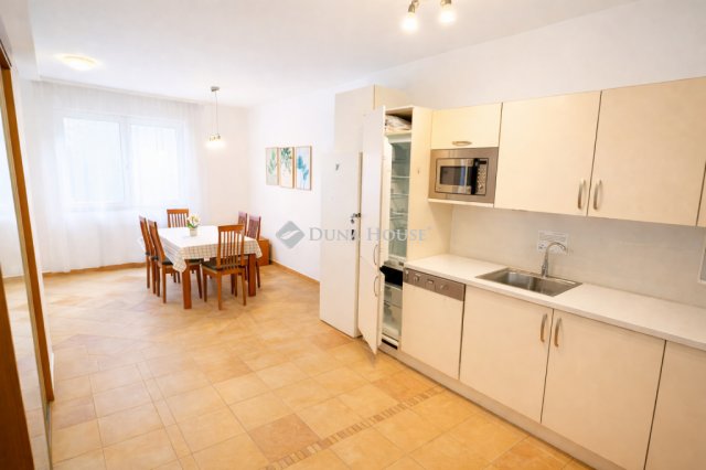 Eladó téglalakás, Budapesten, VI. kerületben 175 M Ft, 2 szobás