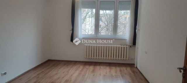 Eladó téglalakás, Székesfehérvárott 59.8 M Ft, 3 szobás