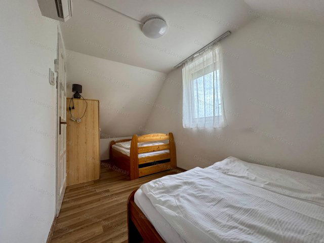 Eladó nyaraló, Békésszentandráson 125 M Ft, 4 szobás