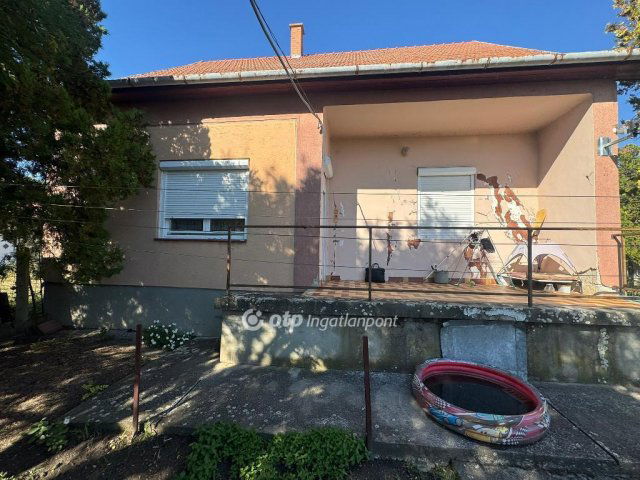 Eladó családi ház, Poroszlón 48 M Ft, 3 szobás