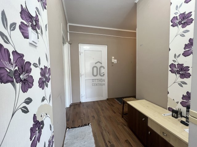 Eladó panellakás, Szekszárdon 31 M Ft, 2 szobás