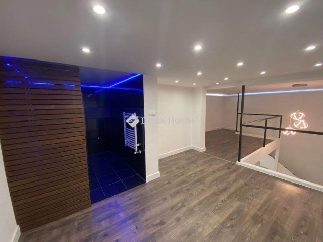 Eladó téglalakás, Budapesten, VI. kerületben 65.9 M Ft, 1 szobás