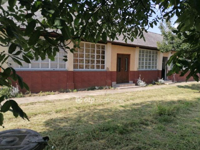 Eladó családi ház, Demecseren 14.5 M Ft, 3+1 szobás