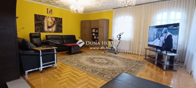 Eladó családi ház, Budaörsön 369 M Ft, 6 szobás