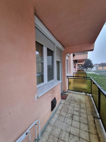 Eladó téglalakás, Pápán 36.49 M Ft, 2 szobás