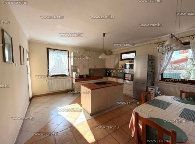 Eladó családi ház, Maglódon 150 M Ft, 6 szobás