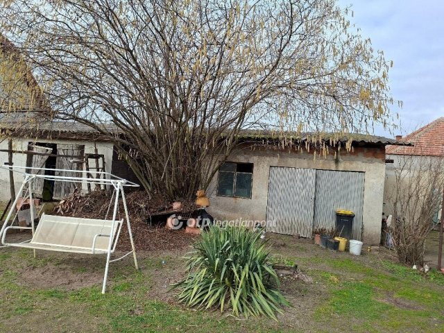 Eladó családi ház, Kiskunmajsán 45 M Ft, 6 szobás