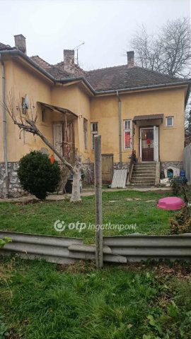 Eladó családi ház, Kaposváron 28.6 M Ft, 5 szobás