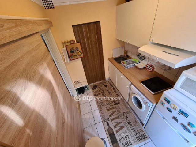 Eladó téglalakás, Budapesten, IV. kerületben 28 M Ft, 1 szobás