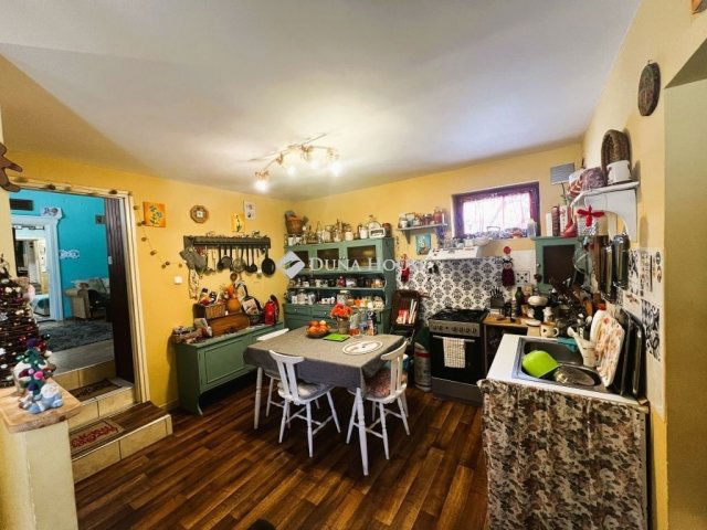 Eladó családi ház, Kesztölcön 54.346 M Ft, 4 szobás