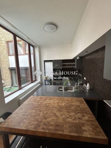 Eladó családi ház, Nagykovácsiban 350 M Ft, 5 szobás