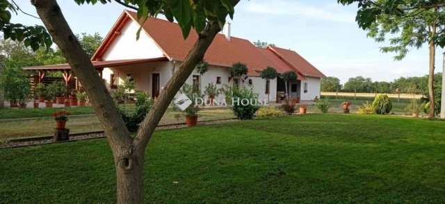 Eladó ipari ingatlan, Orosházán 229 M Ft, 2 szobás