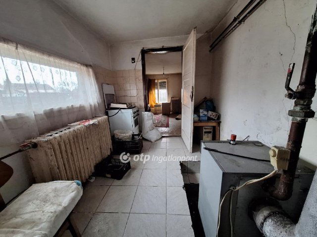 Eladó családi ház, Biharnagybajomban 8.5 M Ft, 3+1 szobás