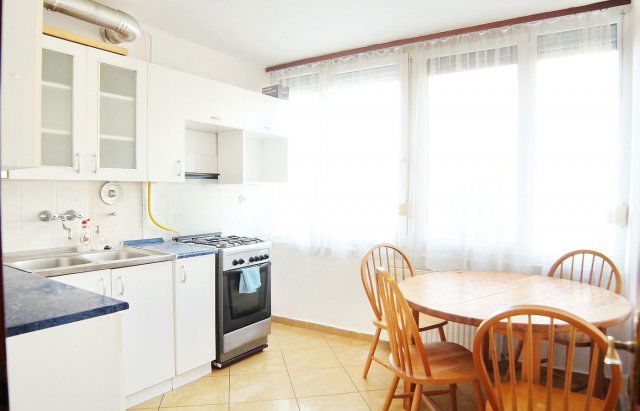 Kiadó téglalakás, albérlet, Debrecenben 250 E Ft / hó, 3 szobás