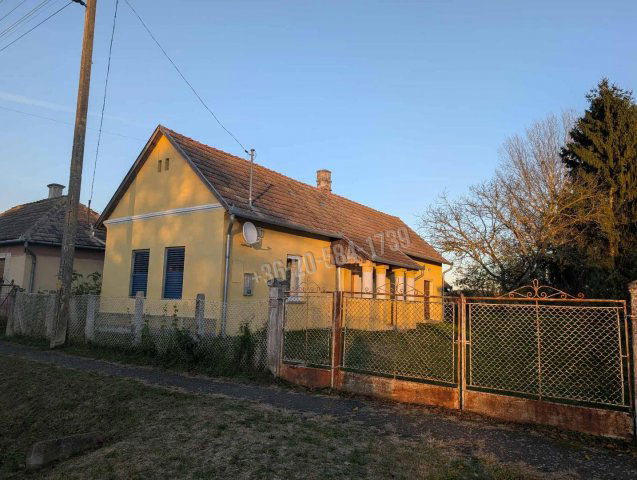 Eladó családi ház, Somogyzsitfán 17.8 M Ft, 2 szobás