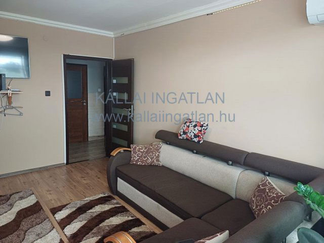 Eladó panellakás, Nyíregyházán 43 M Ft, 2+1 szobás