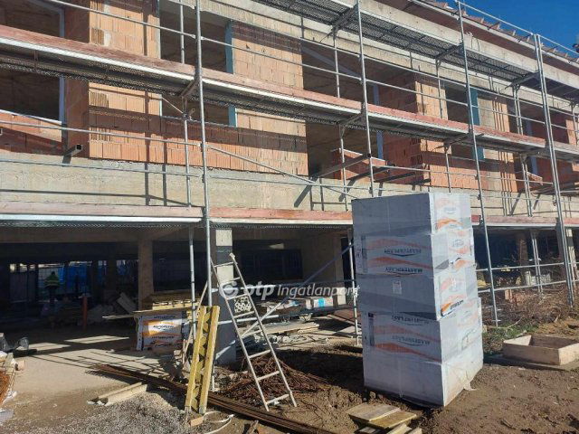 Eladó téglalakás, Pécsett 65.457 M Ft, 3 szobás