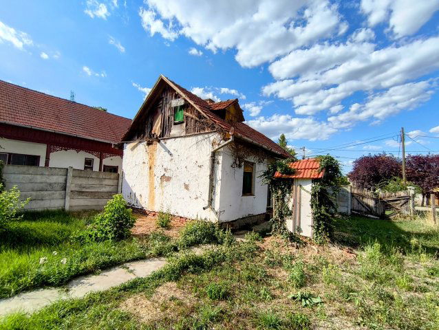 Eladó családi ház, Békéscsabán 12 M Ft, 2 szobás