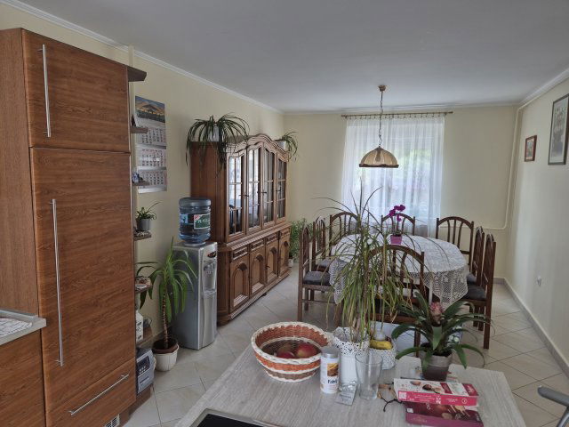 Eladó családi ház, Keszthelyen 175 M Ft, 5 szobás