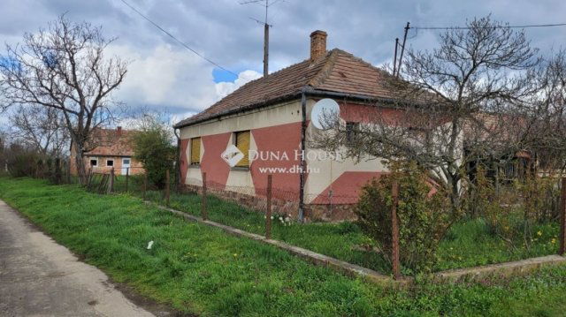 Eladó családi ház, Szigetváron 25.5 M Ft, 3 szobás