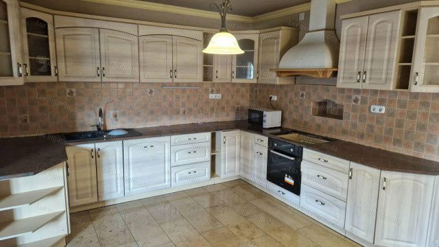 Eladó családi ház, Piliscséven 88 M Ft, 4 szobás