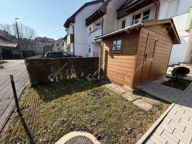 Eladó sorház, Keszthelyen 95.9 M Ft, 5 szobás