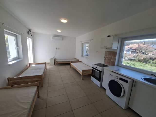 Kiadó sorház, albérlet, Bagon 2000 E Ft / hó, 6 szobás