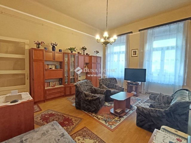 Eladó téglalakás, Budapesten, VI. kerületben 70.99 M Ft