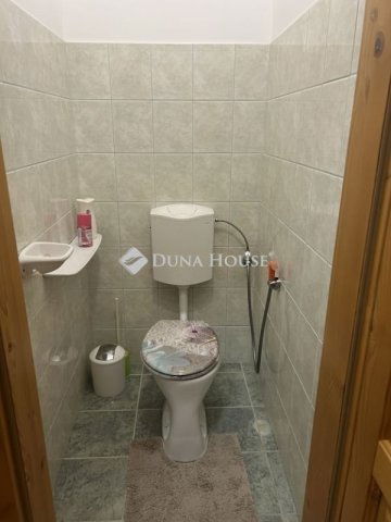 Eladó téglalakás, Pécsett 69.9 M Ft, 2 szobás